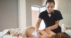 Technik masażysta – czy to zawód dla Ciebie? Poznaj realia pracy i zarobków