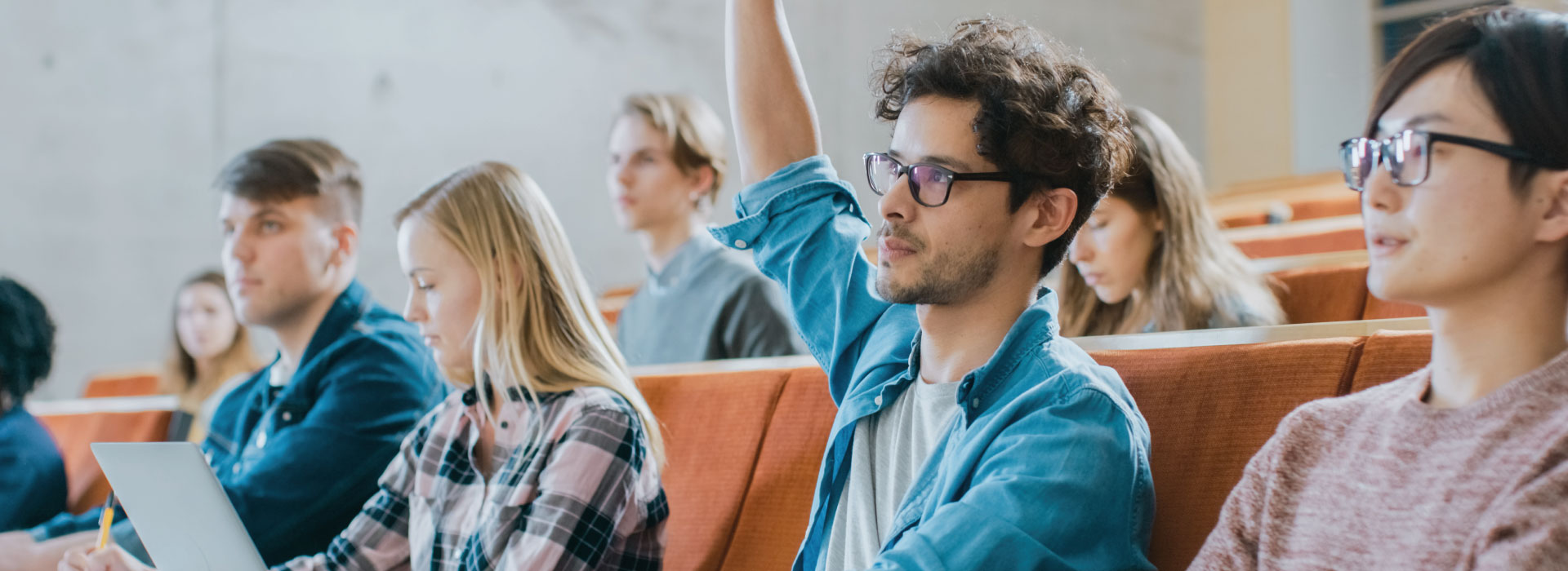 Jakie wykształcenie daje szkoła policealna? Wyjaśniamy wszystkie wątpliwości