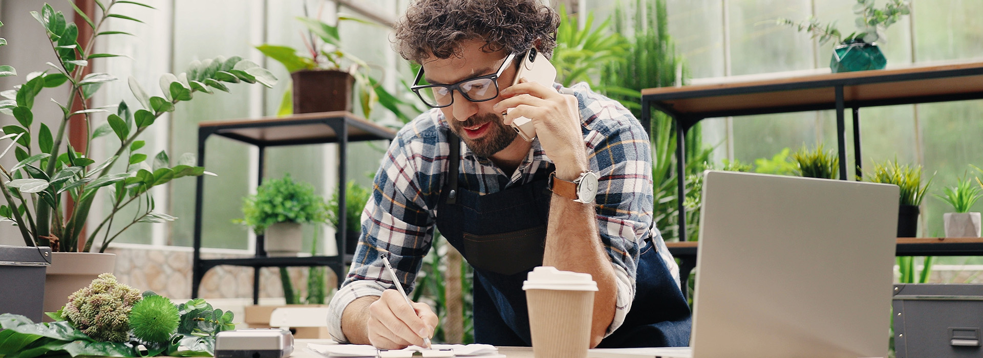 Kurs florystyczny – jak zdobyć zawód i wzmocnić pozycję na rynku pracy