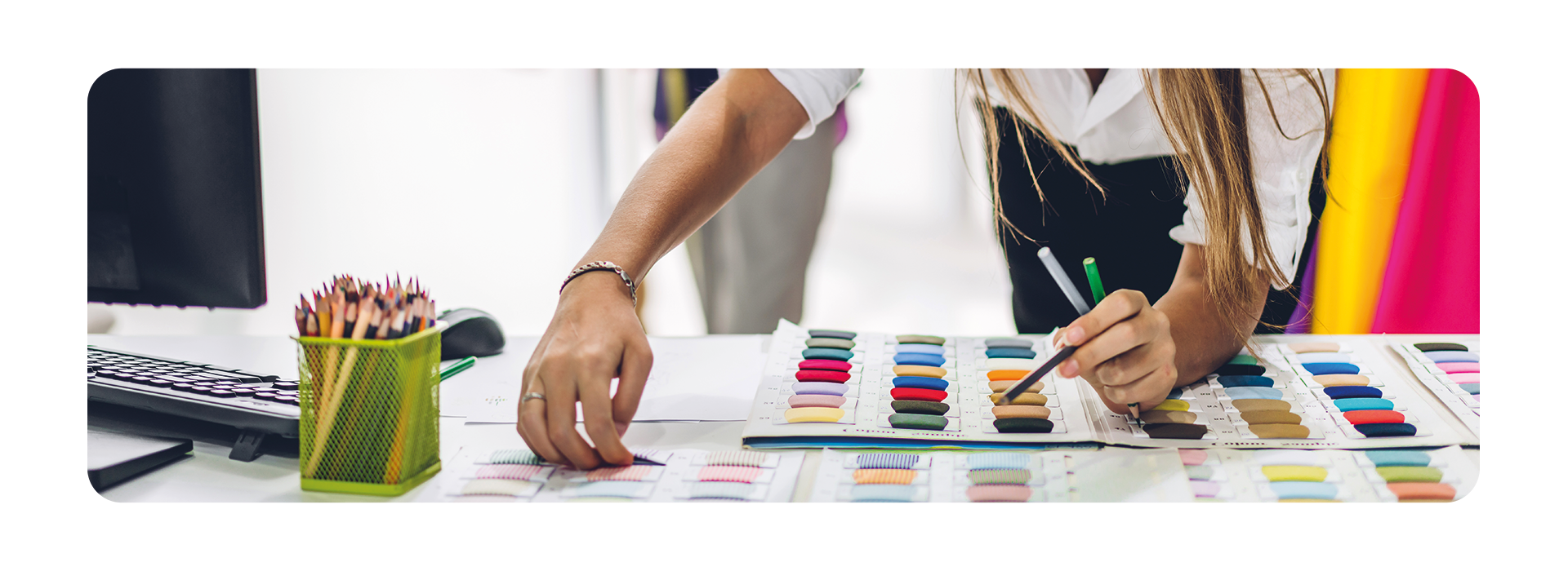 Jak zostać technikiem przemysłu mody? Twoja droga na największe wybiegi i do topowych marek