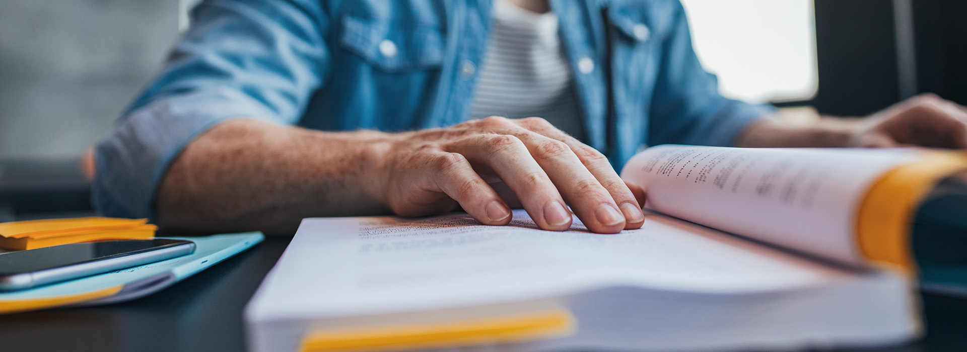 Jak wygląda matura dla dorosłych? Przygotowanie, terminy i formalności