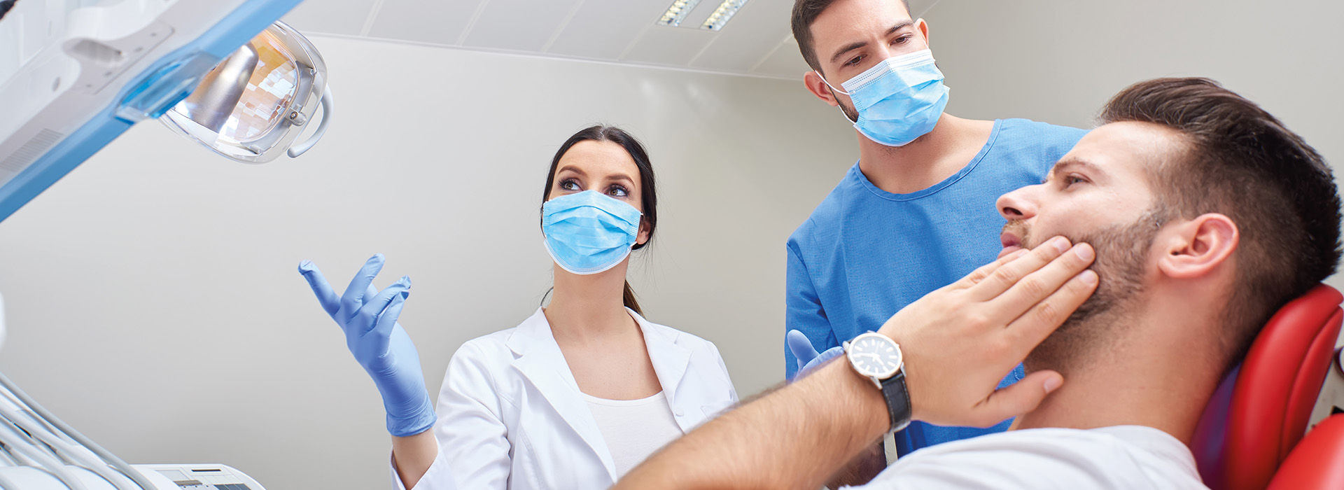 Asystentka czy higienistka stomatologiczna? Porównanie kierunków – który wybrać?