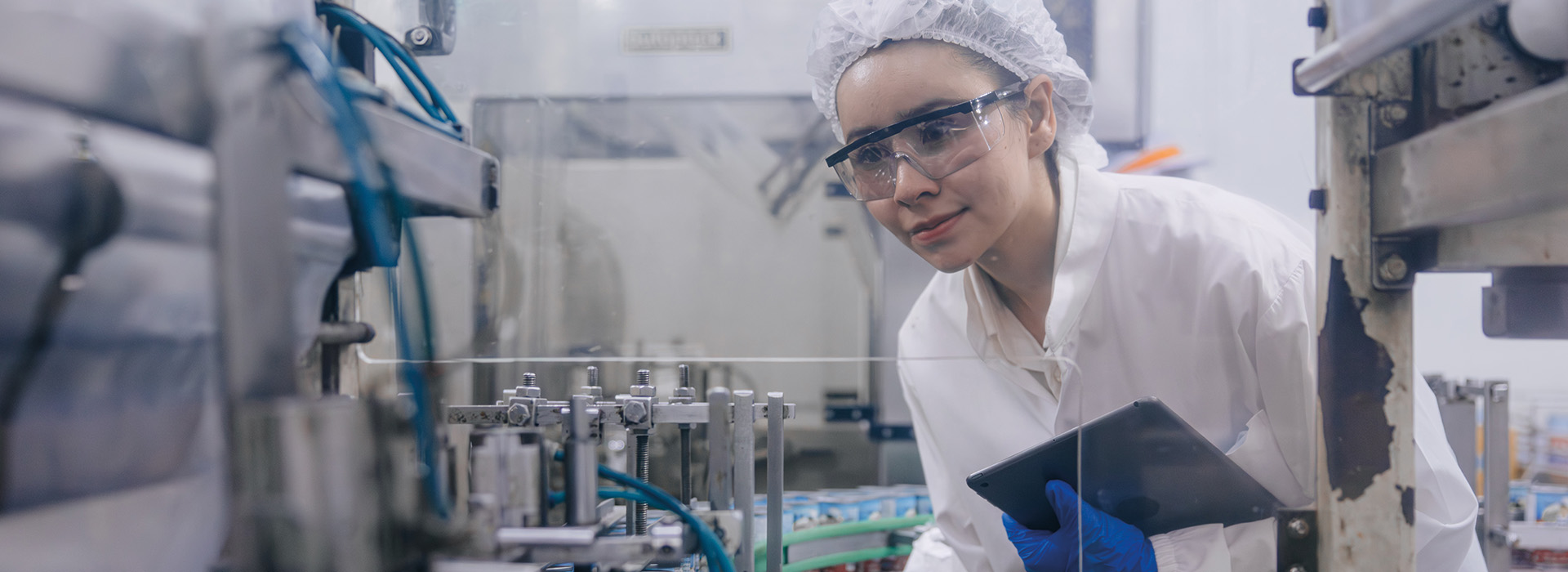 Technik sterylizacji medycznej – stabilny zawód z przyszłością. Dlaczego warto go wybrać?