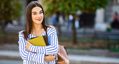 Szkoła za darmo czy płatny kurs? Porównanie jakości i perspektyw zawodowych